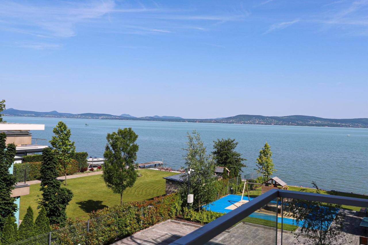 Platan Beach Apartman With Lakeview Balatonboglár Exteriör bild