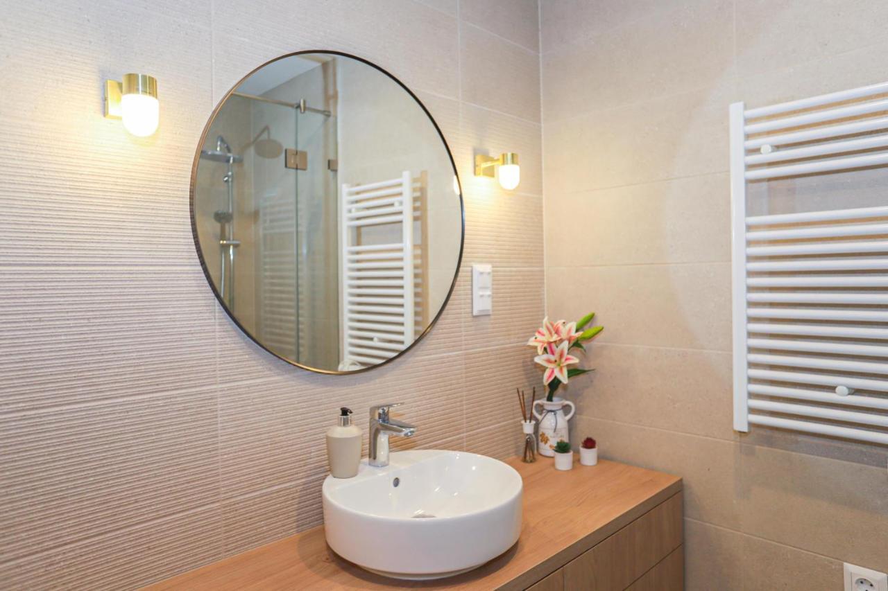 Platan Beach Apartman With Lakeview Balatonboglár Exteriör bild