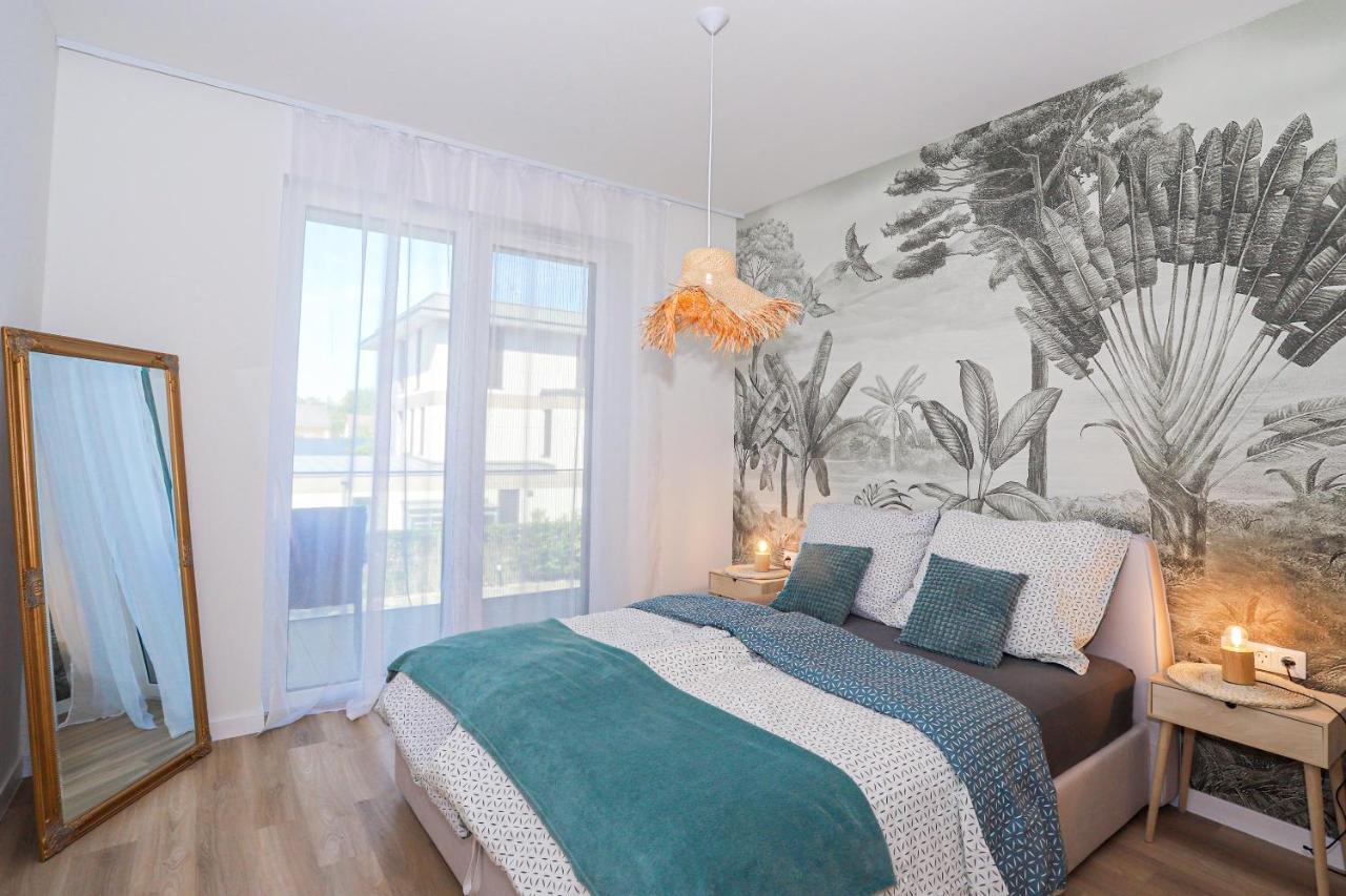 Platan Beach Apartman With Lakeview Balatonboglár Exteriör bild