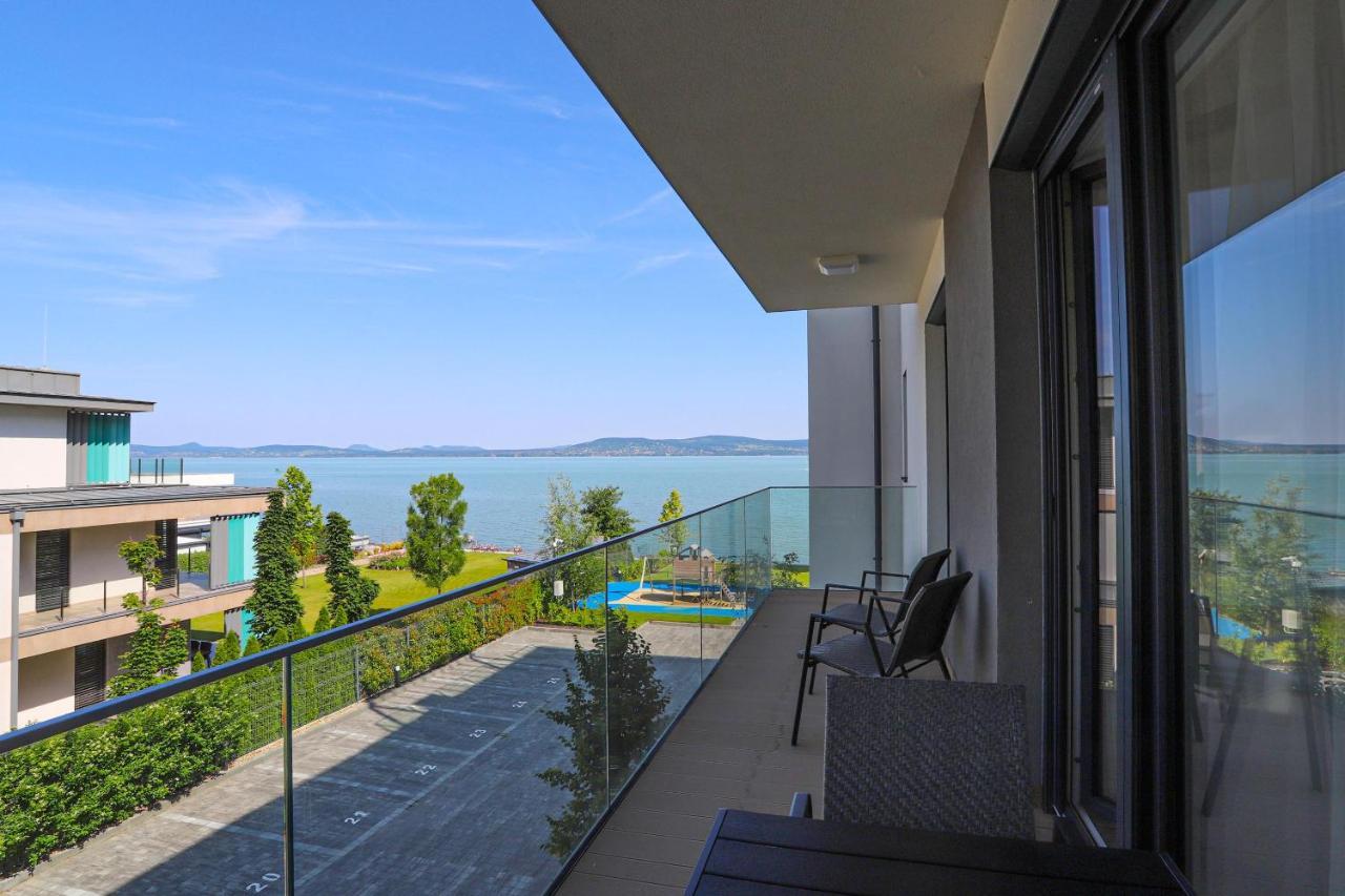 Platan Beach Apartman With Lakeview Balatonboglár Exteriör bild