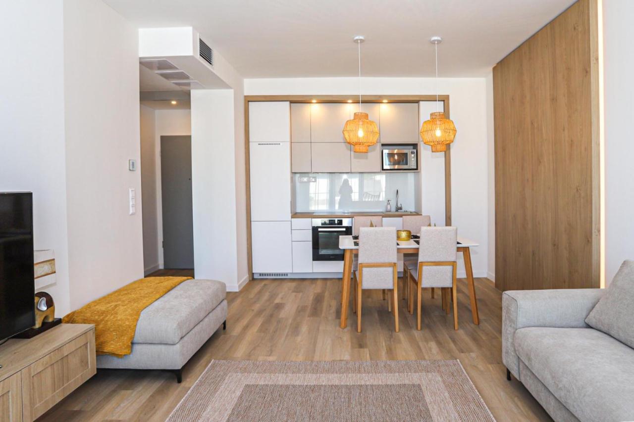 Platan Beach Apartman With Lakeview Balatonboglár Exteriör bild