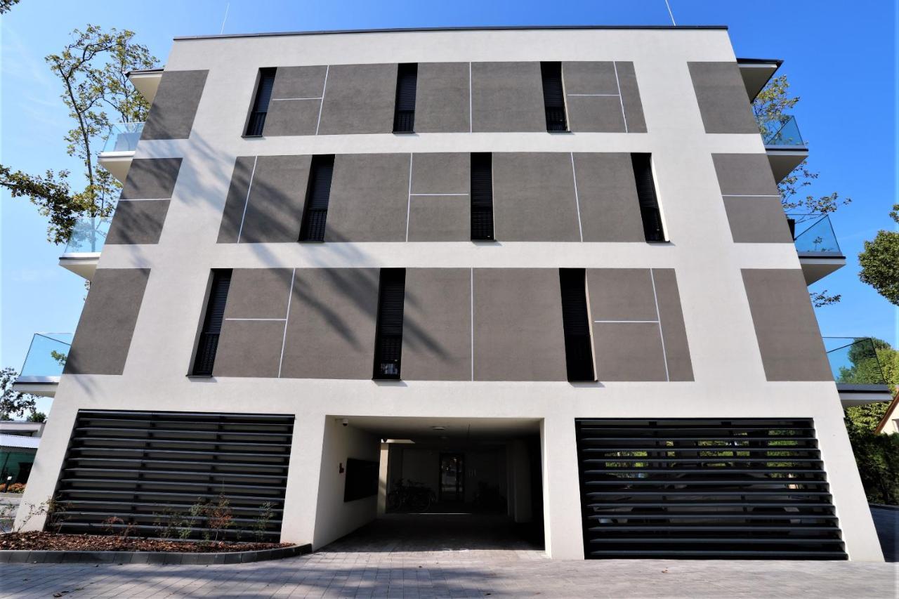 Platan Beach Apartman With Lakeview Balatonboglár Exteriör bild