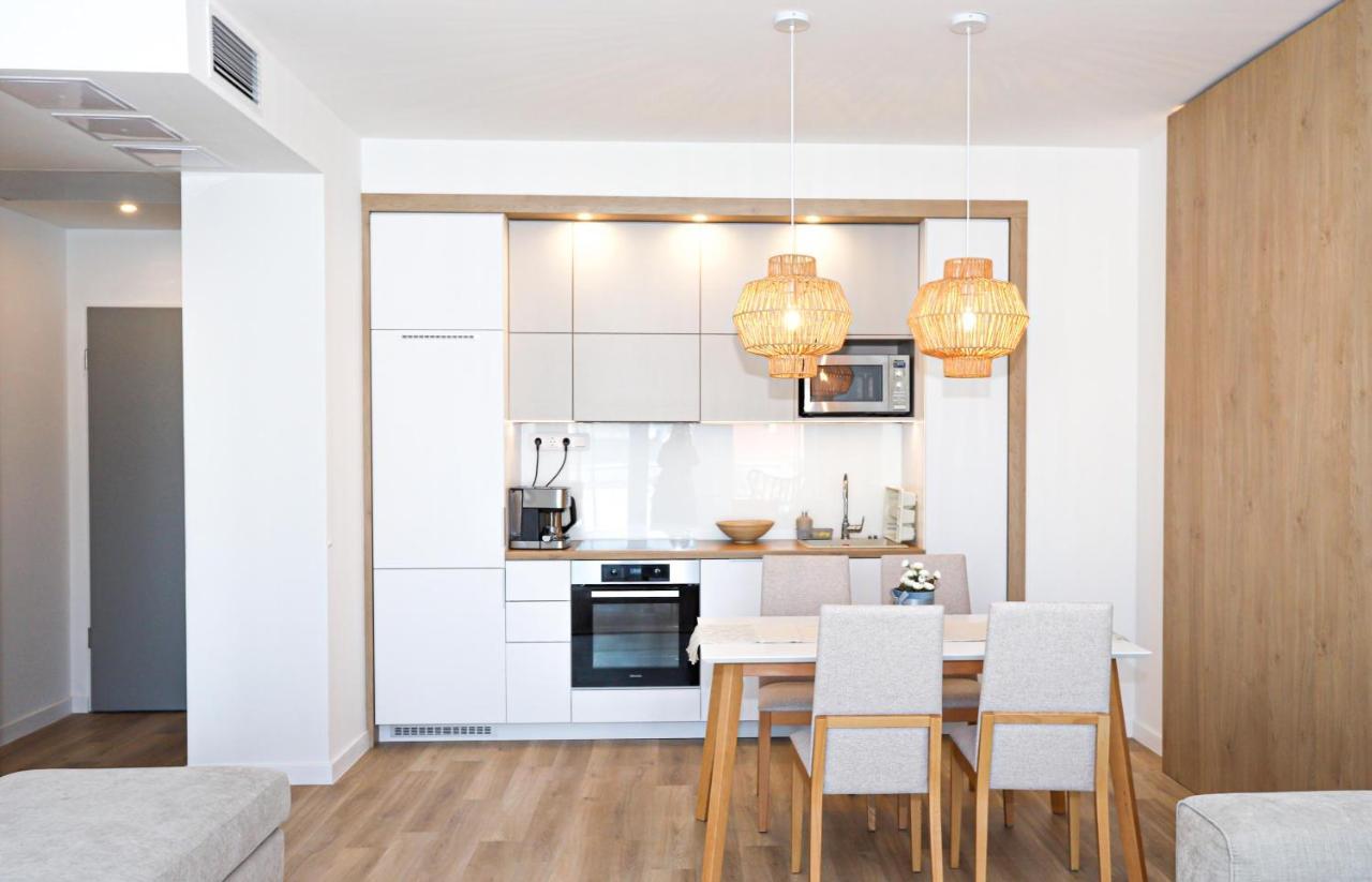 Platan Beach Apartman With Lakeview Balatonboglár Exteriör bild